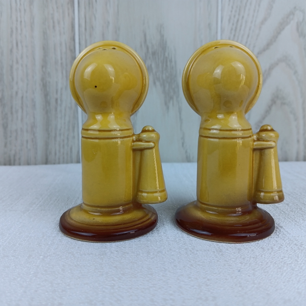 VTG Mustard Yellow Salt Pepper Shakers Of Antique Telephone w/ sunflower accent. - Picture 7 of 11